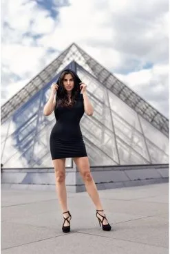 Robe Sexy Chic Noir Capuche Et Bandeau Poitrine Adriana